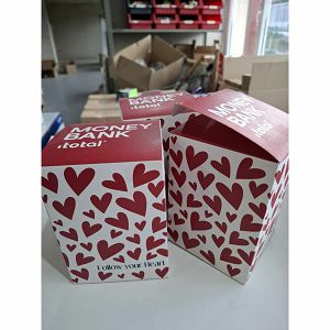 Oštećena kasica metalna iTotal s ključem Heart XL2011B