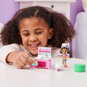 gabbys-dollhouse-gabby-kuharica-set-za-igru-456064-16819-37529-ts_488367.jpg
