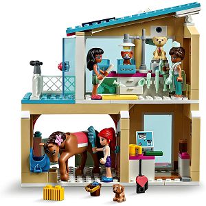 lego-kocke-friends-veterinarska-klinika-u-heartlake-cityu-41-81836-awt_4.jpg