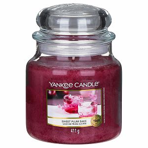 Svijeća mirisna Yankee Candle Classic Medium Sweet Plum Sake 1633578E (gori do 75 sati)