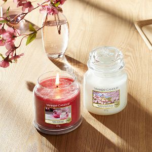 svijeca-mirisna-yankee-candle-classic-small-sweet-plum-sake--93383-lb_3.jpg