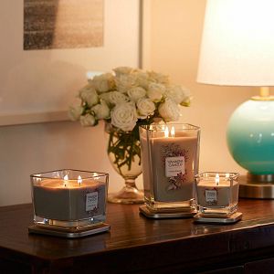 svijeca-mirisna-yankee-candle-elevation-medium-velvet-woods--87006-li_3.jpg