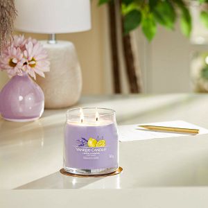 svijeca-mirisna-yankee-candle-signature-medium-lemon-lavende-67455-54597-lb_3.jpg