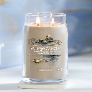 svijeca-mirisna-yankeecansignature-large-amber-sandalwood-go-3413-54586-lb_3.jpg