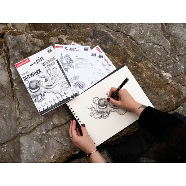 Marker Uni pin gift set Dotwork s tutorijalom + tehnička olovka M5-228 0,5 mm u kutiji 8/1 302422384