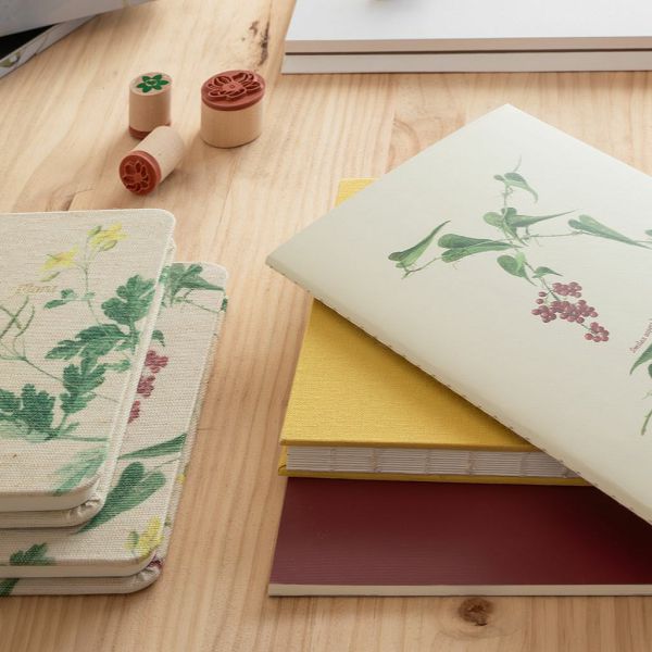 Dnevnik Miquelrius 90x140 mm Botanical Flora 96L 80g/m2 Celandine čista MR8327