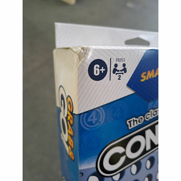 Outlet artikl- B grade Putna društvena igra Hasbro Connect 4 B1000619