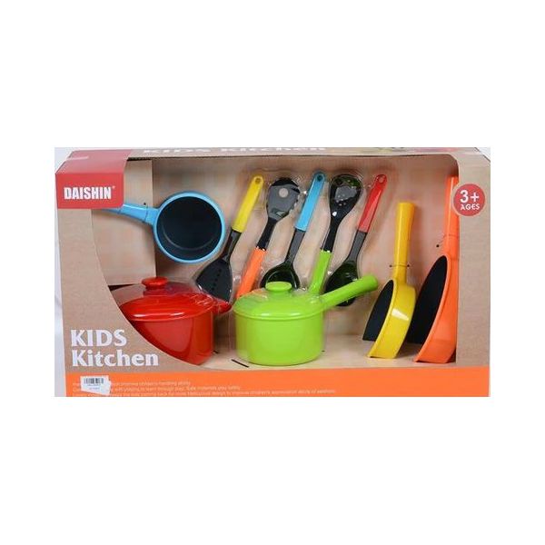 posude-set-plasticni-s-priborom-121-434958-62759-98601-la_1.jpg