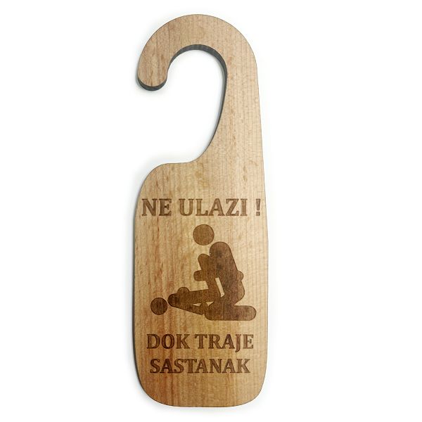 privjesak-za-vrata-drveni-sa-natpisom-4x10cm-ne-ulazi-dok-tr-59043-52293-3-ron_1.jpg