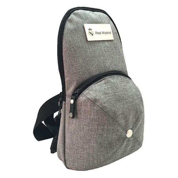 ruksak-na-jedno-rame-premium-real-madrid-70286-ec_1.jpg