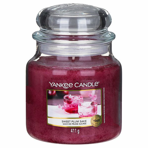 svijeca-mirisna-yankee-candle-classic-medium-sweet-plum-sake-93384-lb_1.jpg